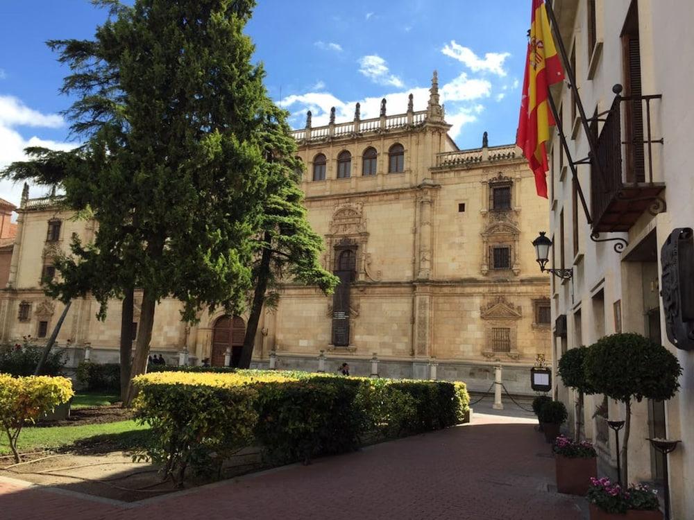 Hotel El Bedel Alcalá de Henares Exterior foto